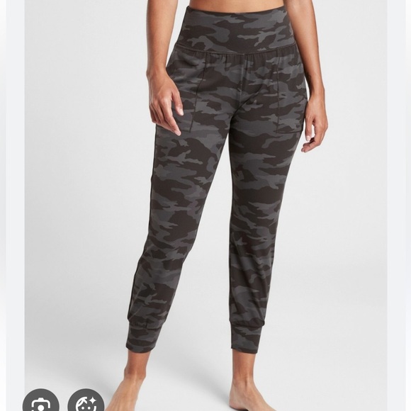Athleta Pants - Athleta salutation grey camo high waisted joggers NWOT SZ M